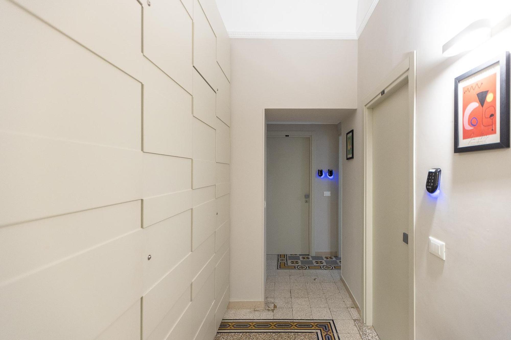 Iron Cityaus Termini Rome Exterior photo
